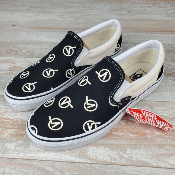 Vans Classic Slip On Circle V Black/Marshmallow - Picture 7 of 7